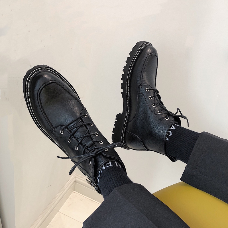 null Boots in Black