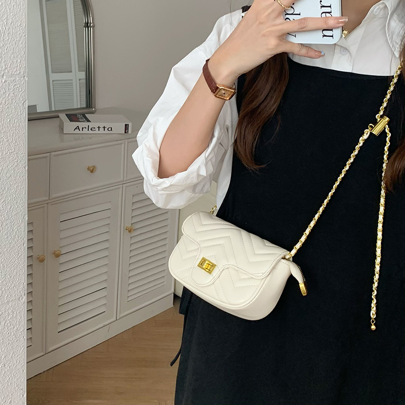 null Shoulder Bag