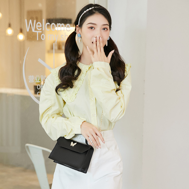 null Shoulder Bag