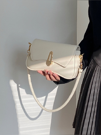 null Shoulder Bag in Black