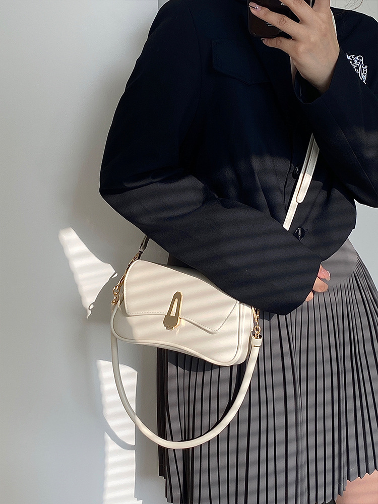 null Shoulder Bag in Black