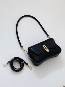 null Shoulder Bag in Black