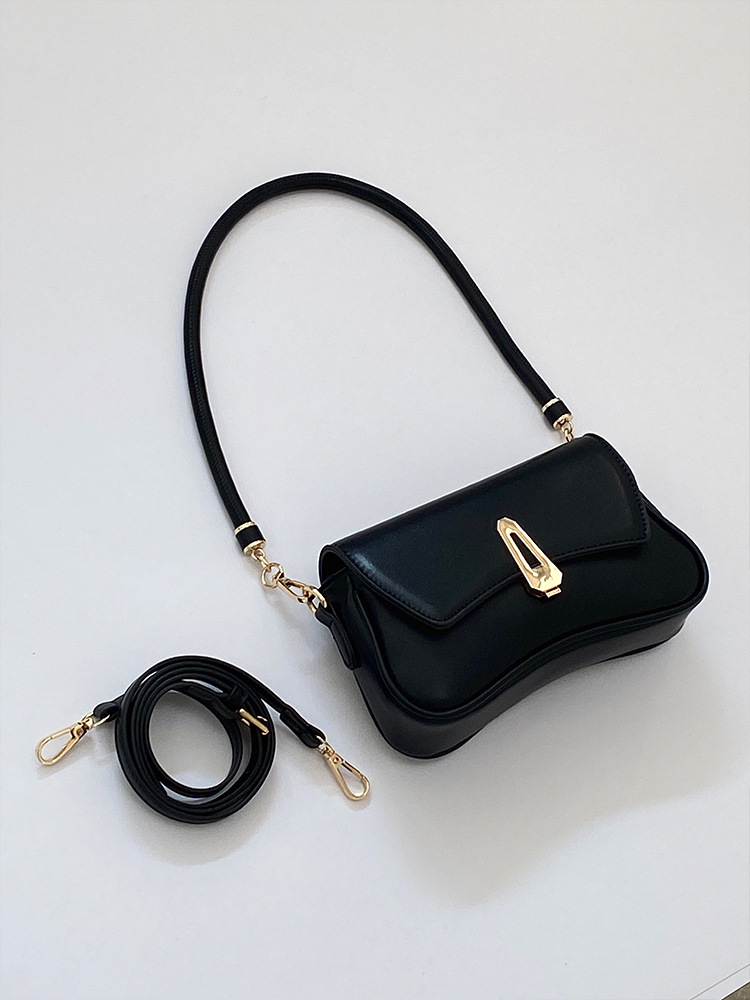 null Shoulder Bag in Black