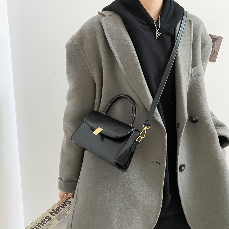 null Shoulder Bag