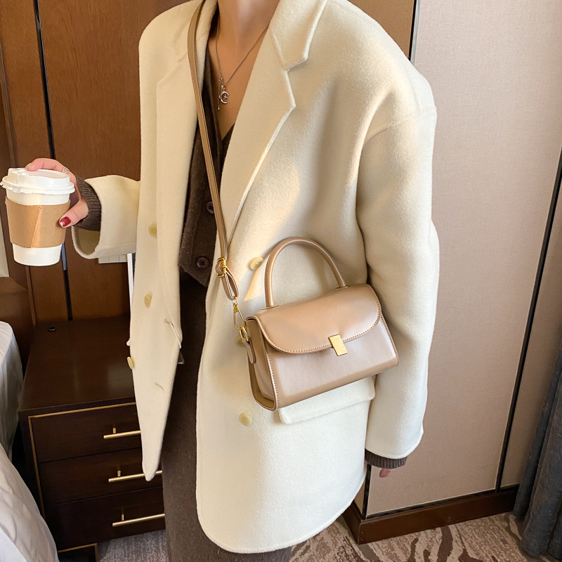 null Shoulder Bag