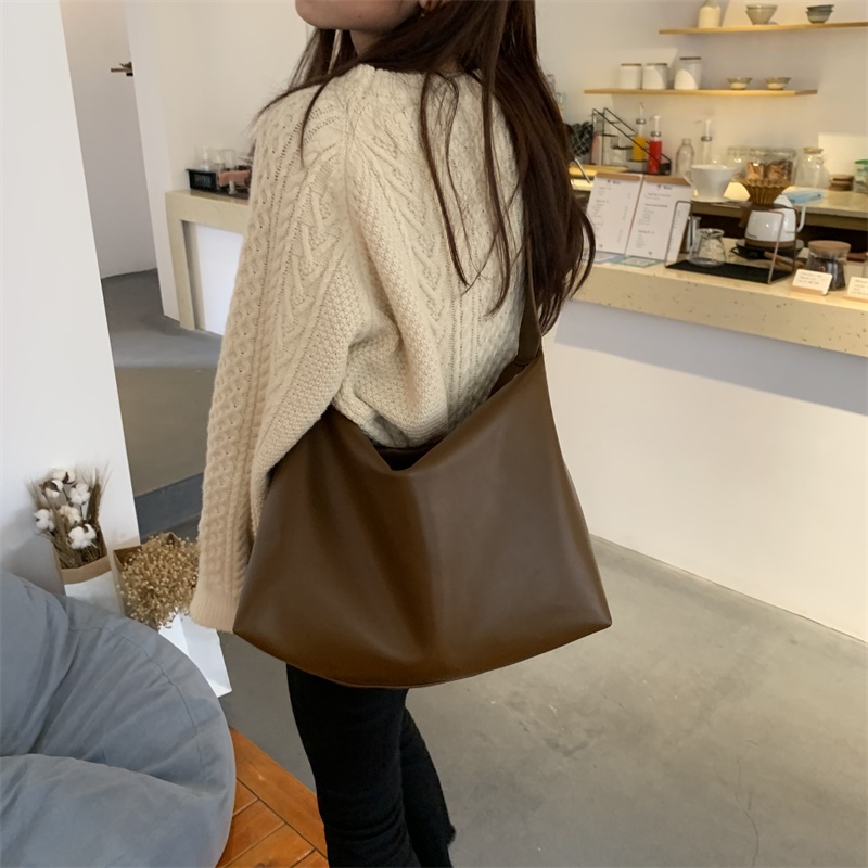 null Shoulder Bag