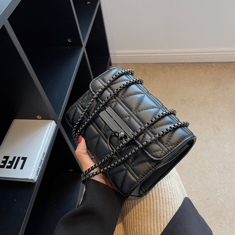 null Shoulder Bag