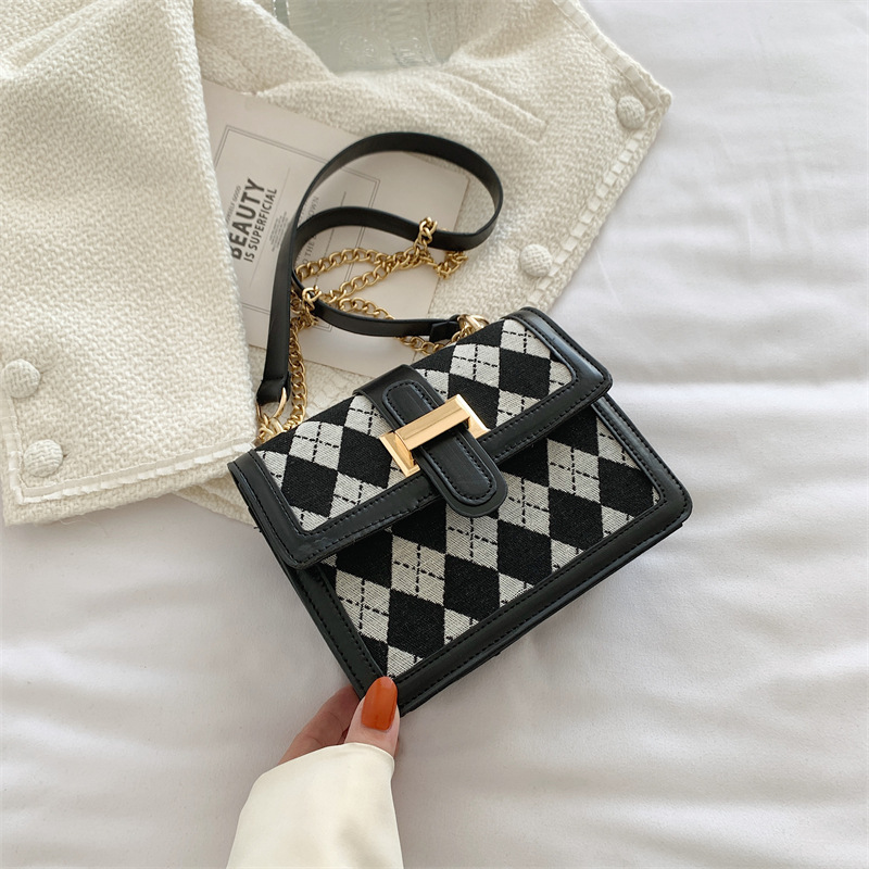 null Shoulder Bag