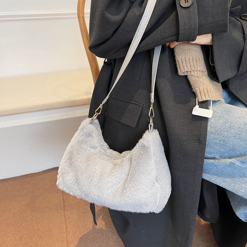 null Shoulder Bag