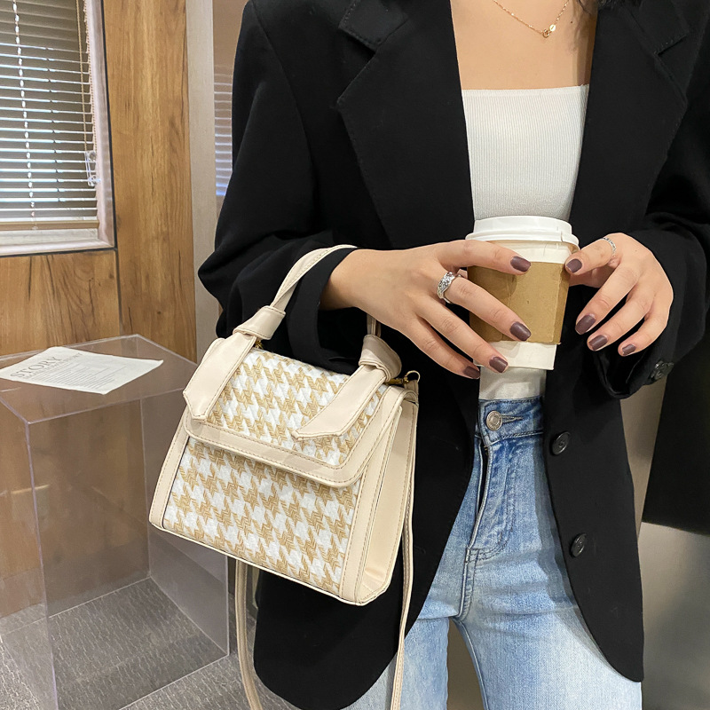 null Shoulder Bag