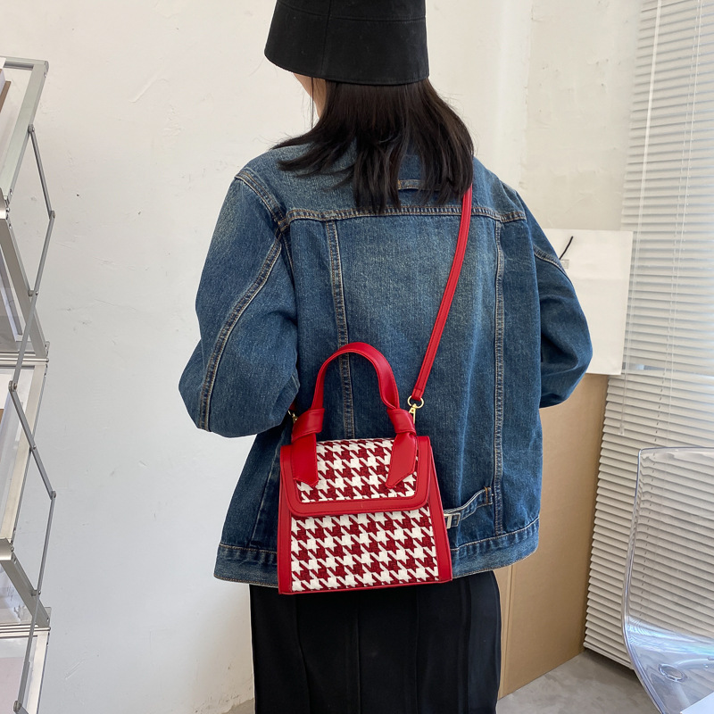 null Shoulder Bag