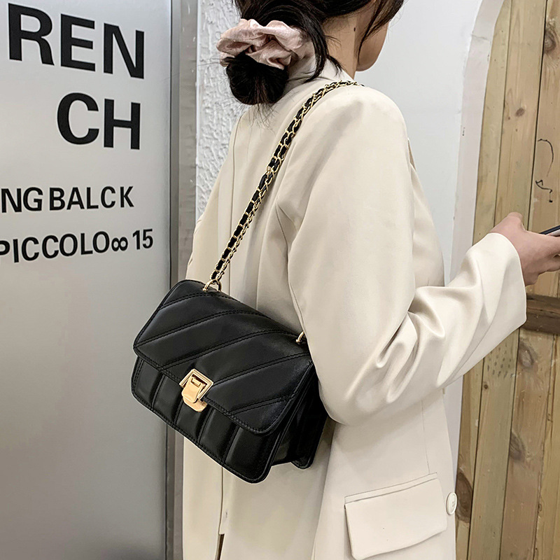 null Shoulder Bag