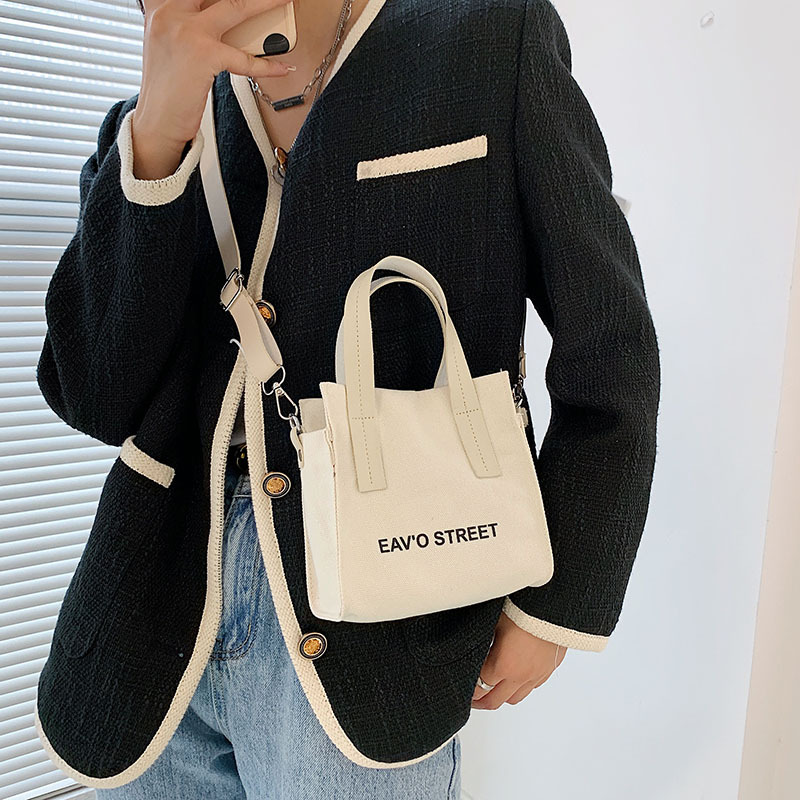 null Shoulder Bag