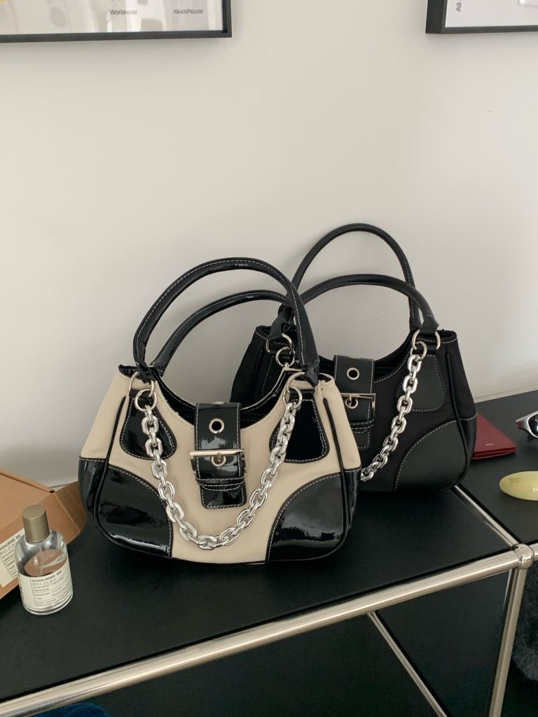 null Shoulder Bag