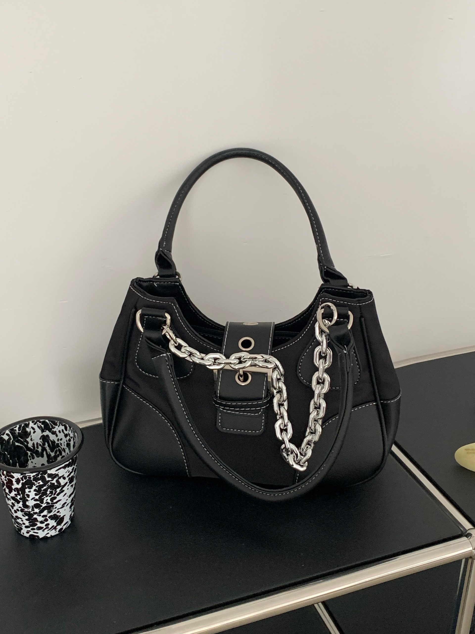 null Shoulder Bag