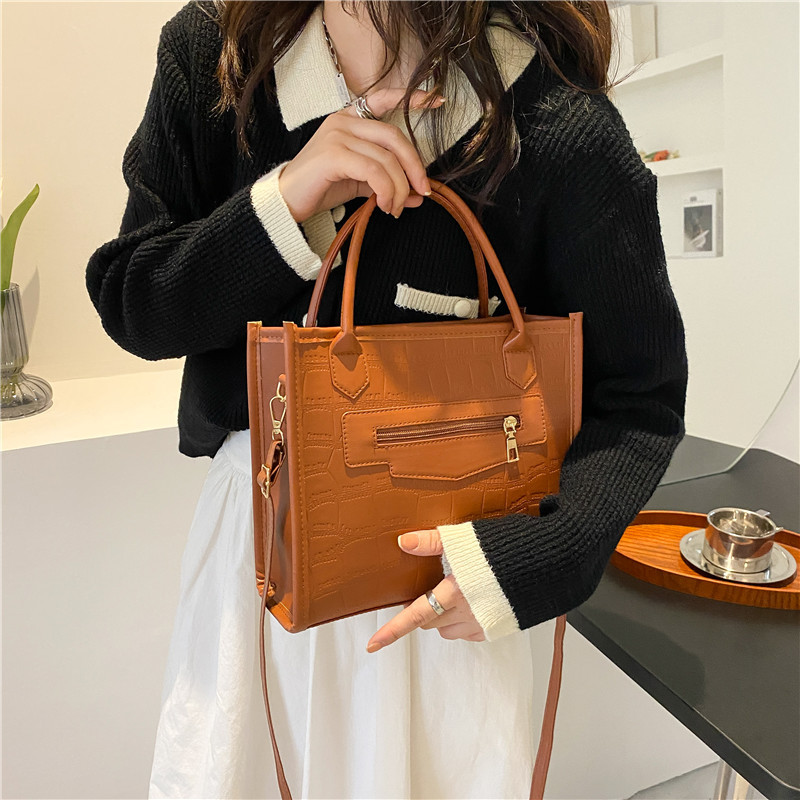 null Shoulder Bag