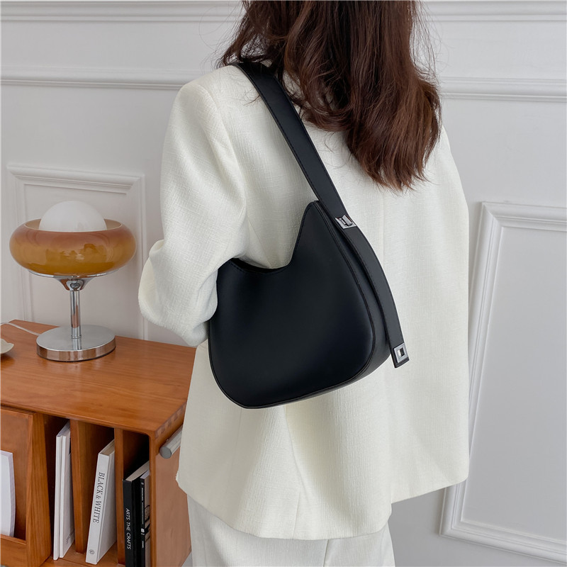 null Shoulder Bag