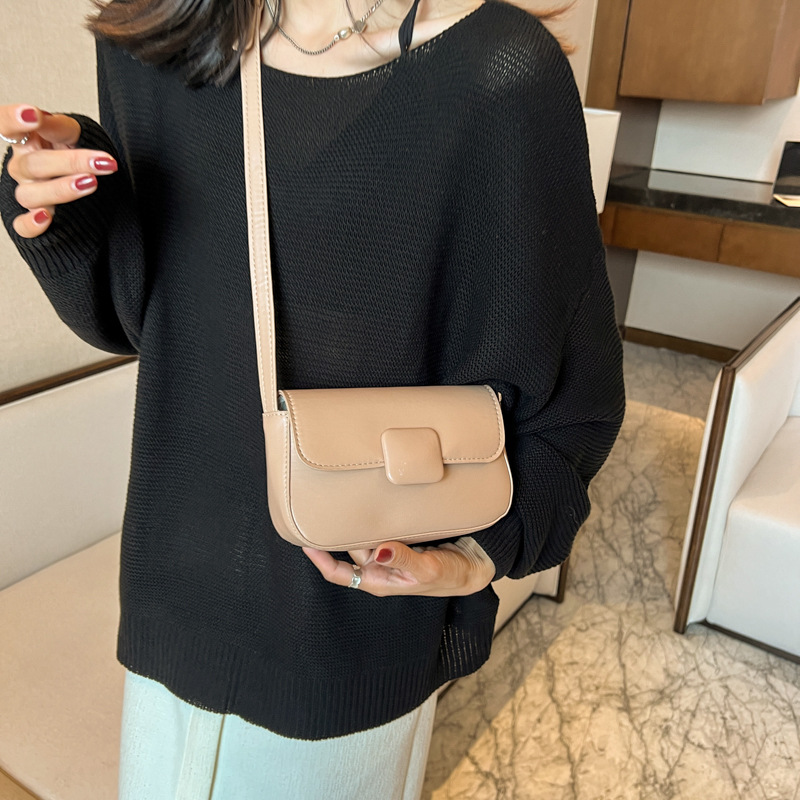 null Shoulder Bag
