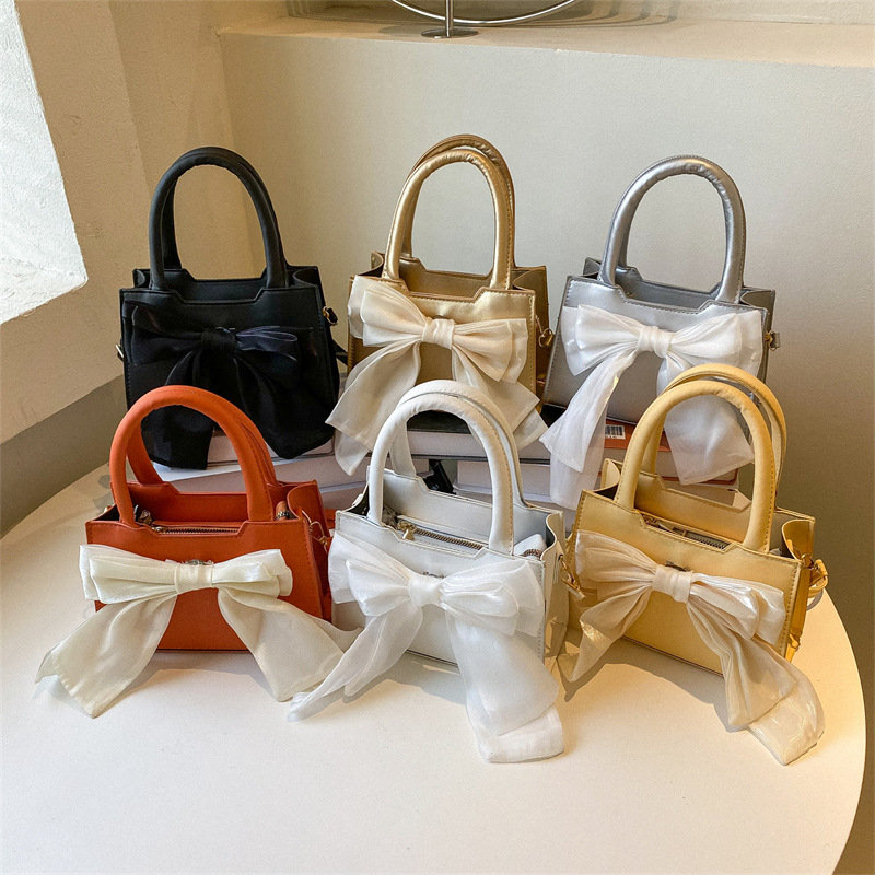 null Shoulder Bag