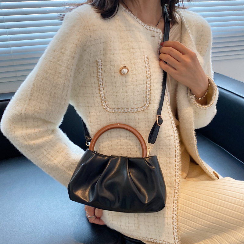 null Shoulder Bag