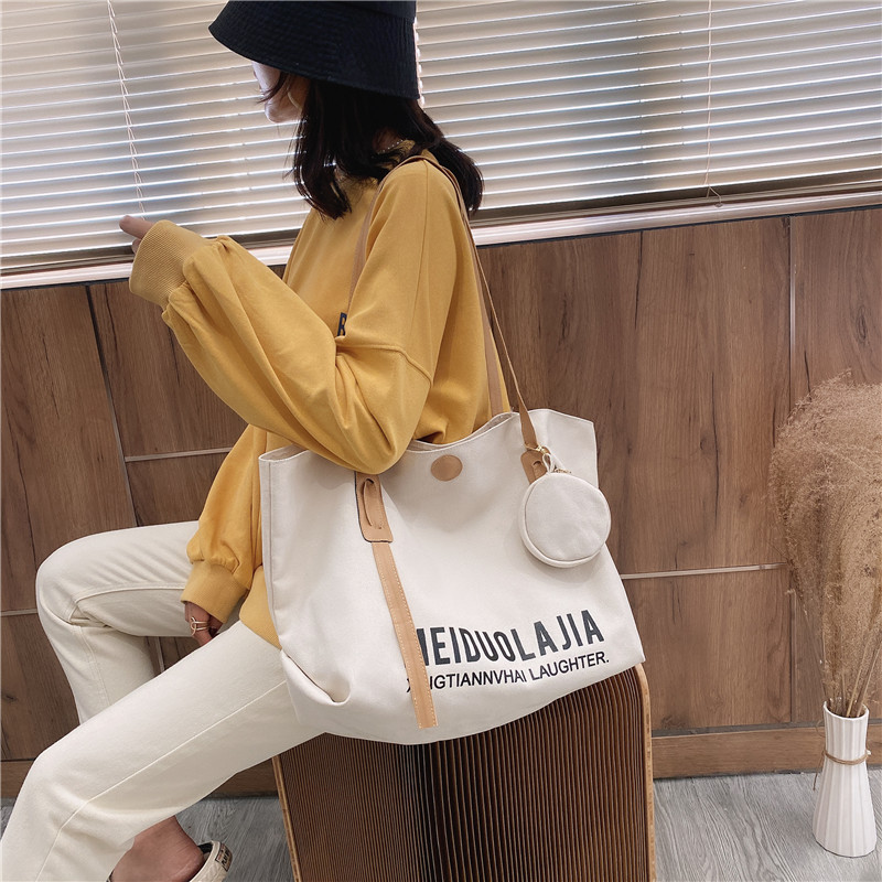 null Shoulder Bag