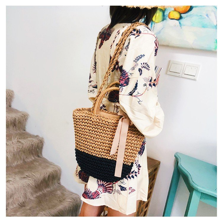 null Shoulder Bag