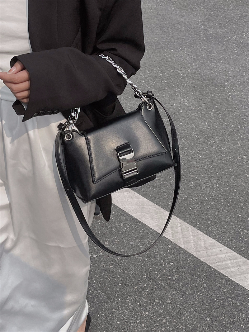 null Shoulder Bag