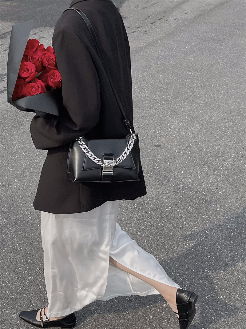 null Shoulder Bag