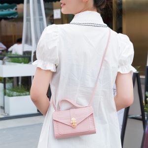 null Shoulder Bag