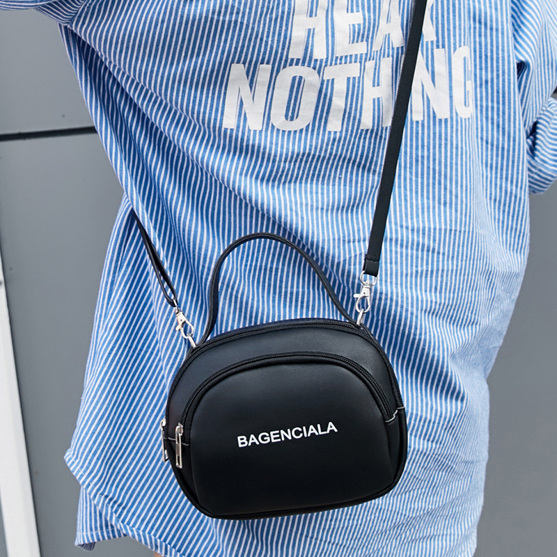 null Shoulder Bag