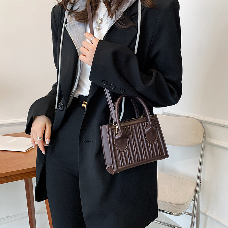 null Shoulder Bag
