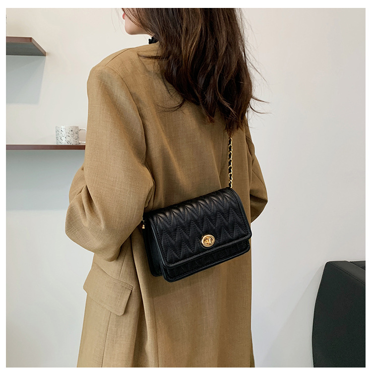 null Shoulder Bag