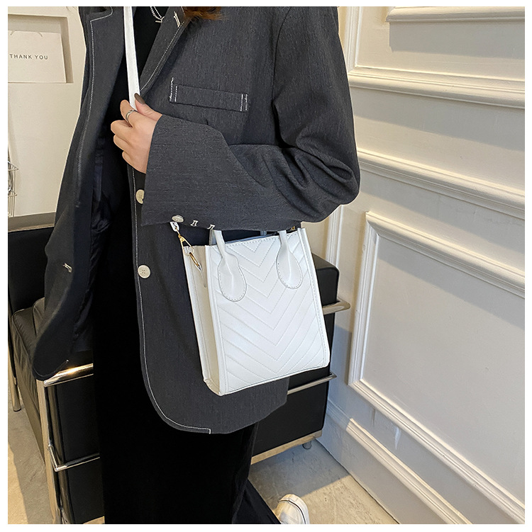 null Shoulder Bag