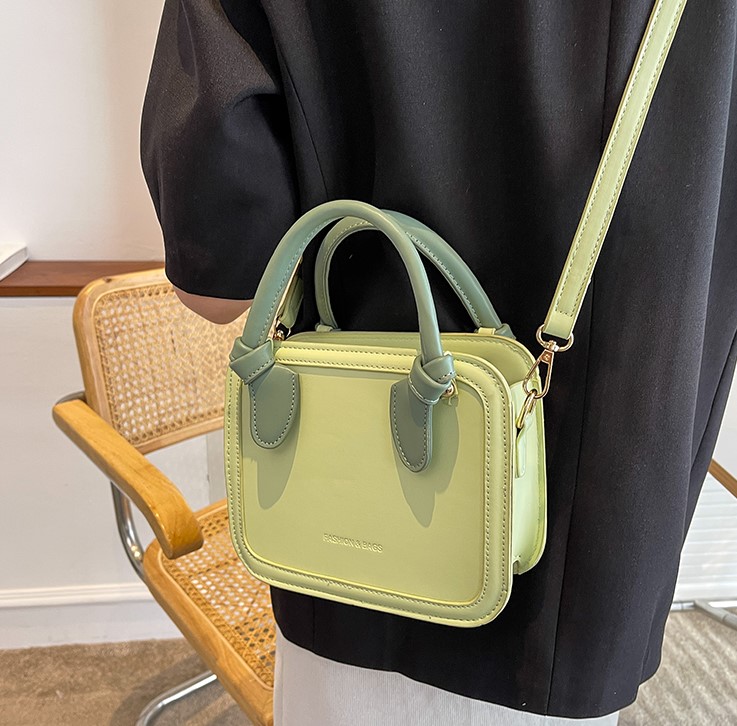 null Shoulder Bag