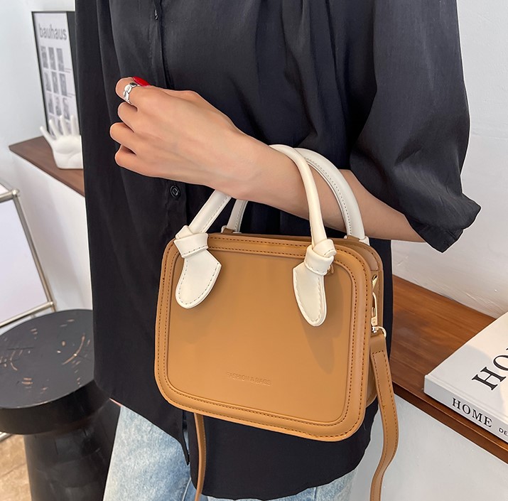 null Shoulder Bag