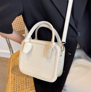 null Shoulder Bag