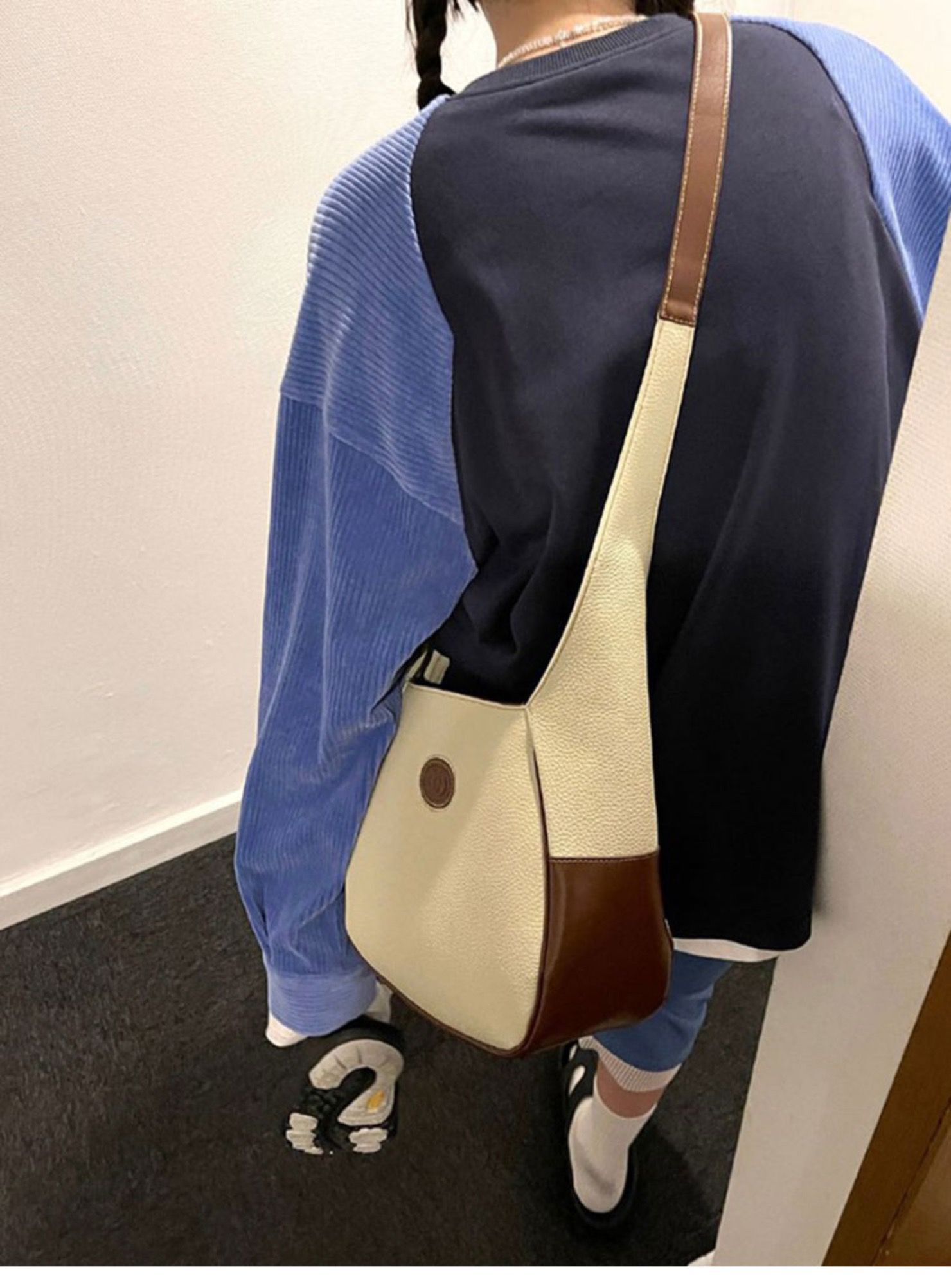 null Shoulder Bag