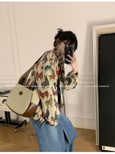 null Shoulder Bag