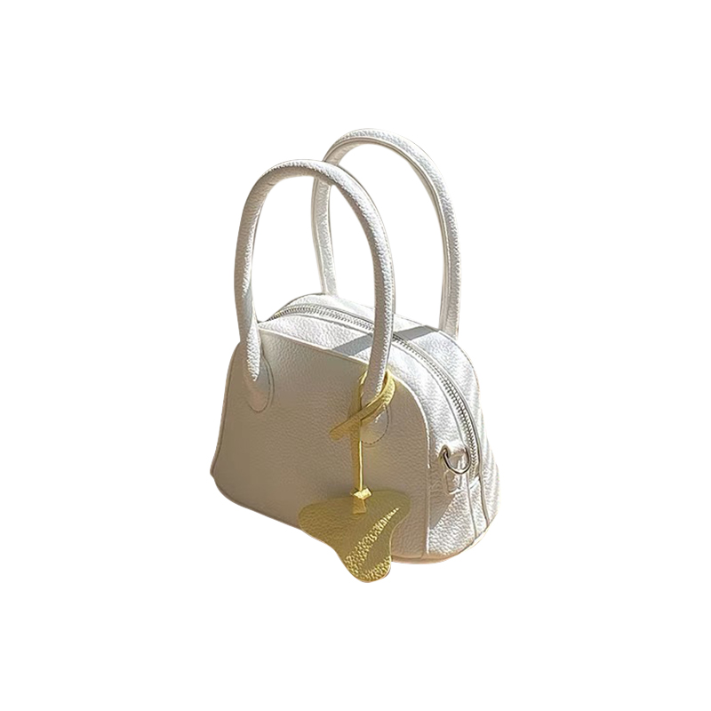 null Shoulder Bag in White