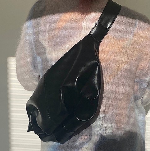 null Shoulder Bag