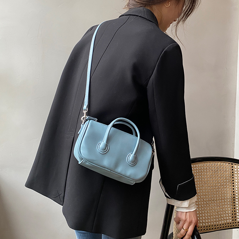 null Shoulder Bag