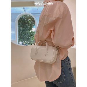 null Shoulder Bag