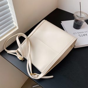 null Shoulder Bag
