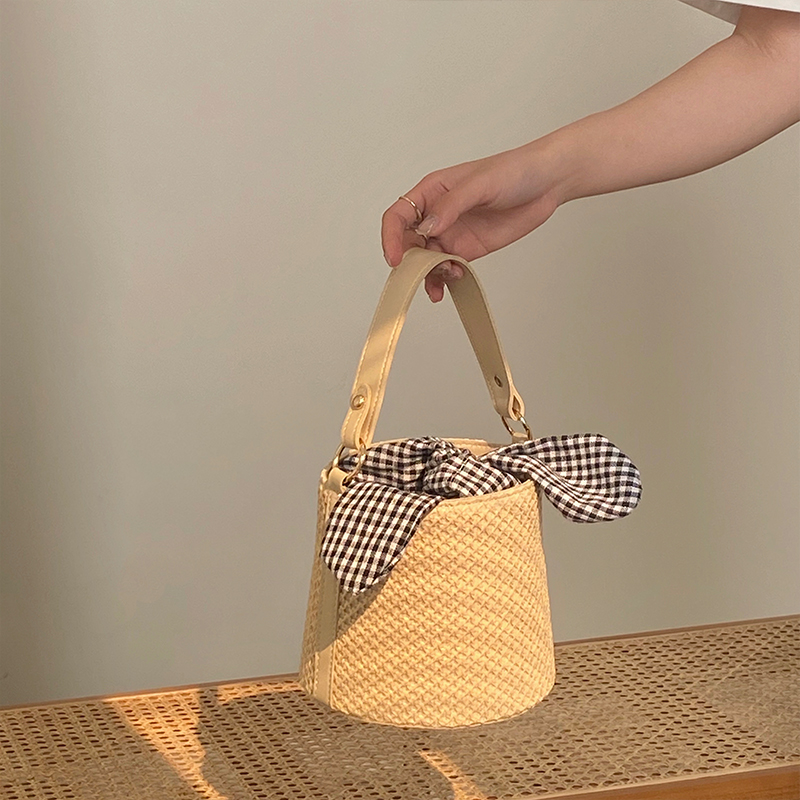 null Shoulder Bag