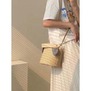 null Shoulder Bag
