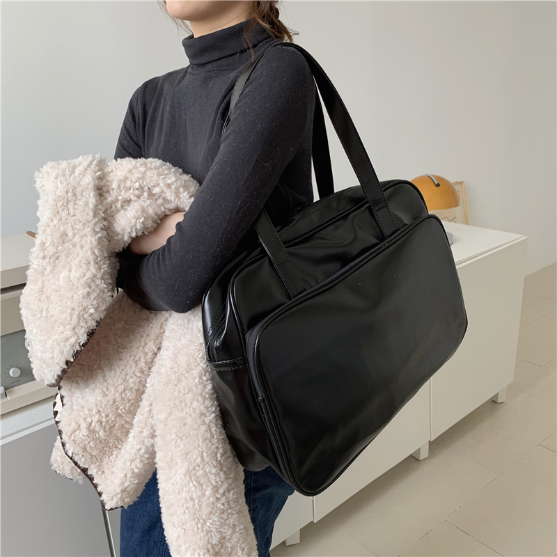 null Shoulder Bag