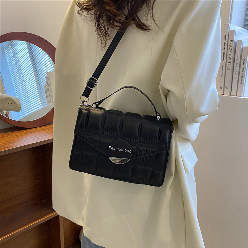 null Shoulder Bag