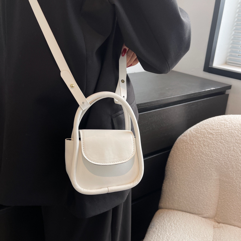 null Shoulder Bag