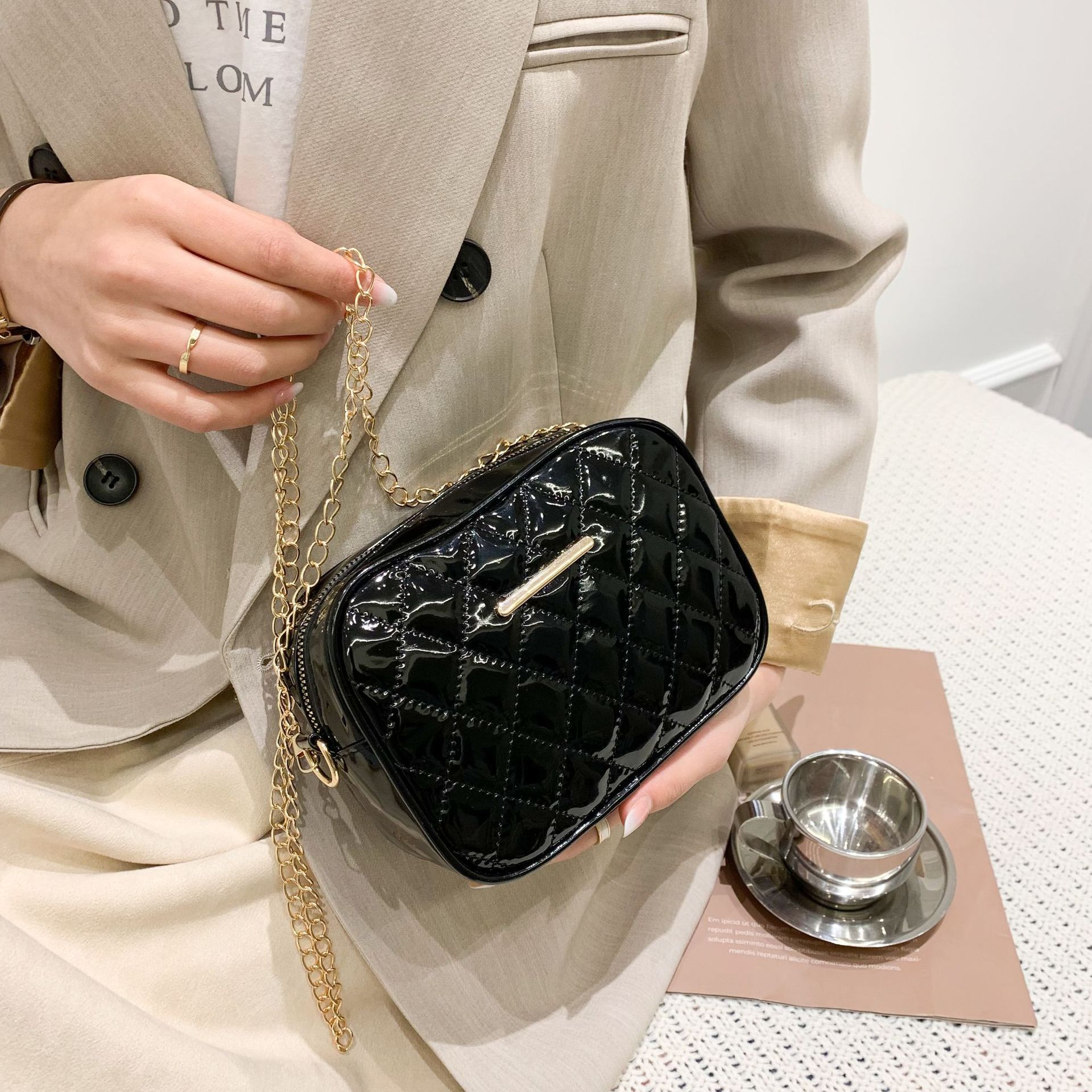 null Shoulder Bag