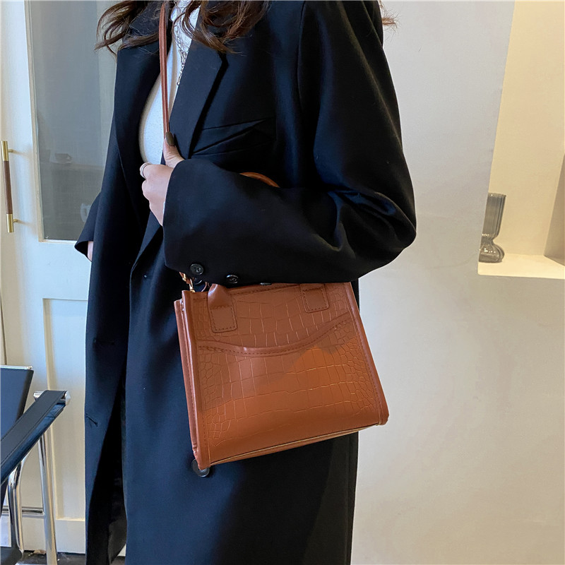 null Shoulder Bag